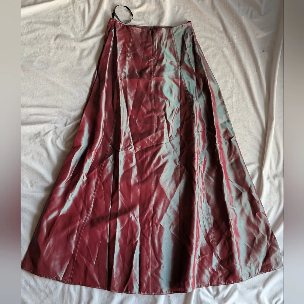 🌷Elegant Burgundy Strapless Dress - Picture 7 of 10